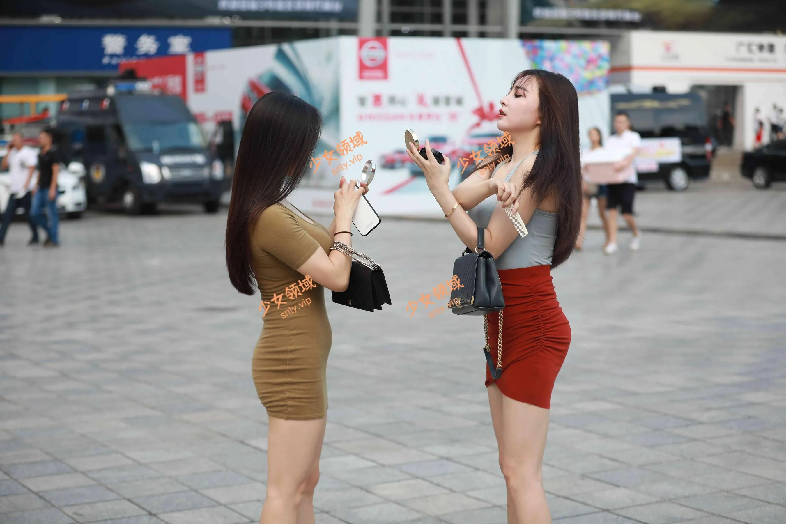 [魔镜街拍] NO.011 街拍红裙小姐姐 [142P]插图4